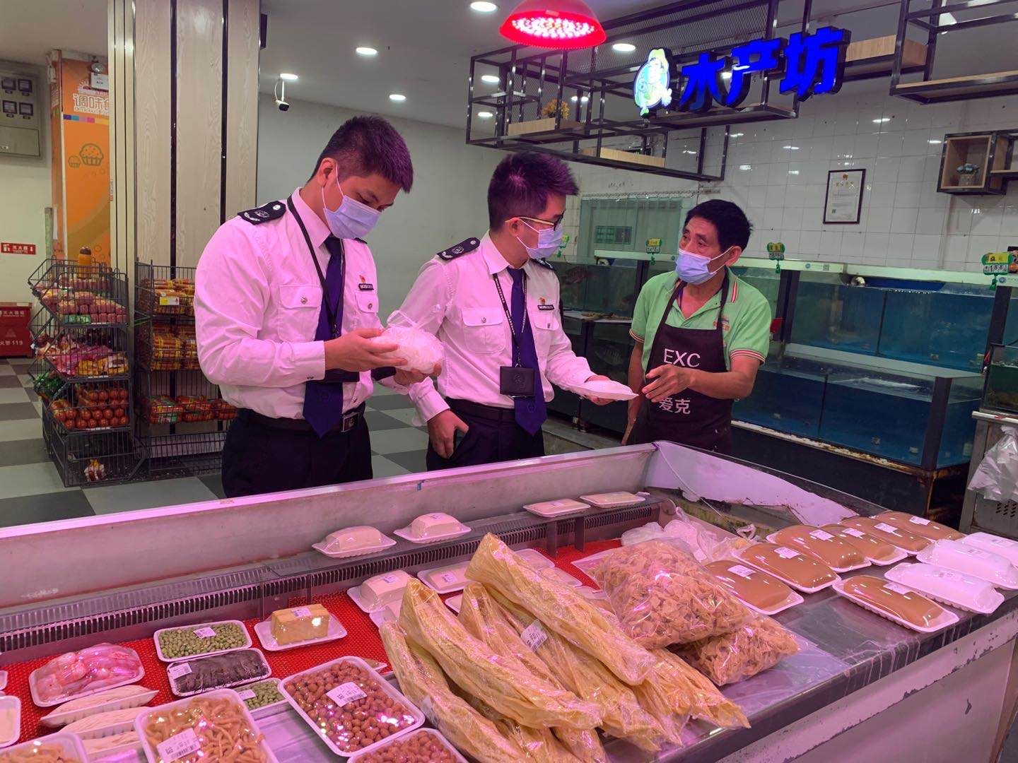 “湿粉统一查” 市场监管执法在行动 守护餐饮安全，规范餐饮管理